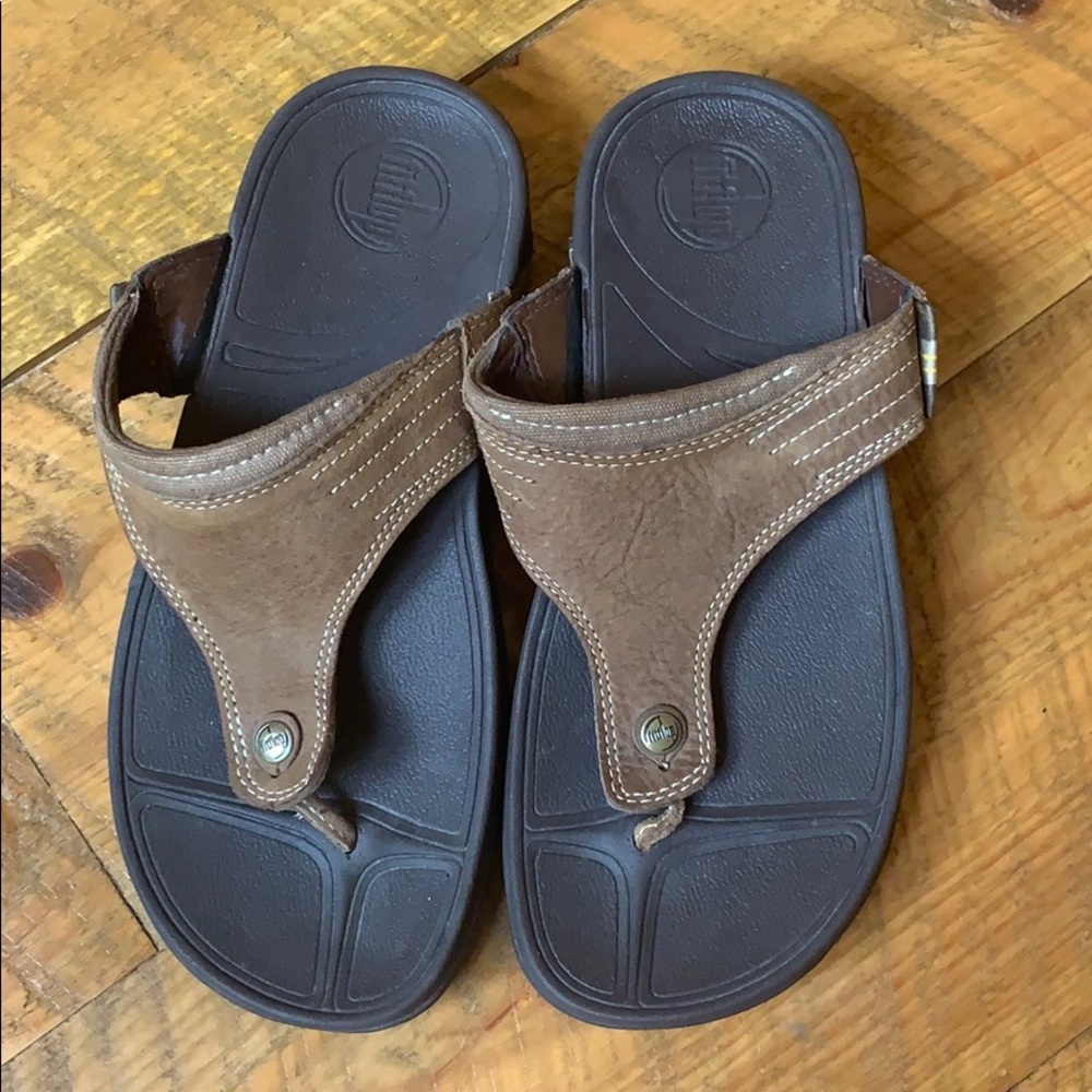 FitFlop brown leather flip flop thong sandals 10